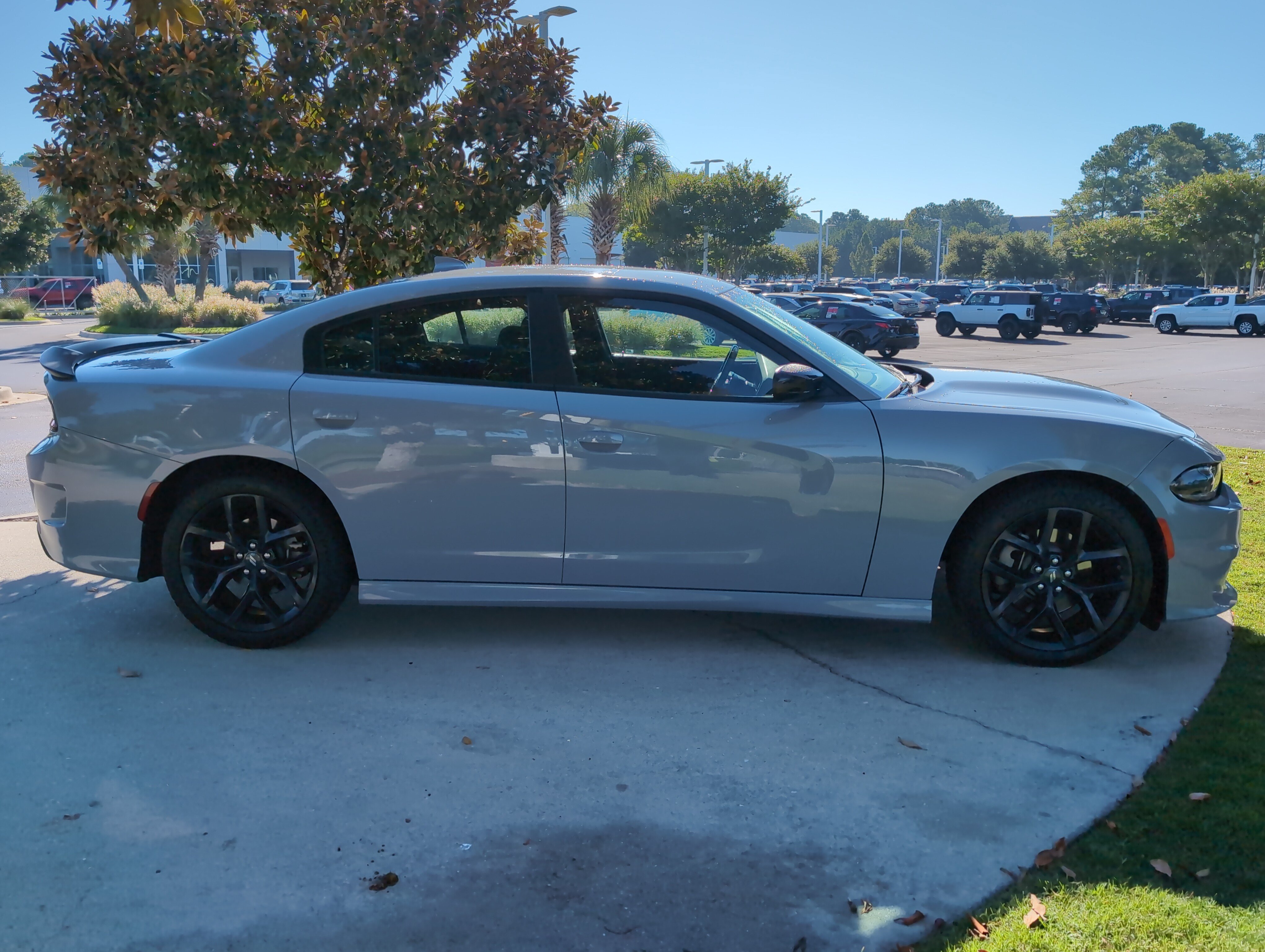 Used 2022 Dodge Charger R/T w/ Blacktop Package RWD image 11
