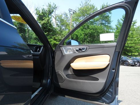 Used 2020 Volvo XC60 T8 Inscription AWD/4WD image 12