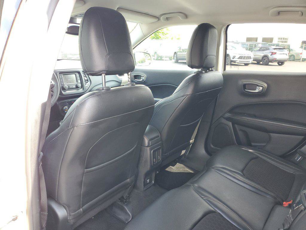 Used 2018 Jeep Compass Latitude FWD image 27