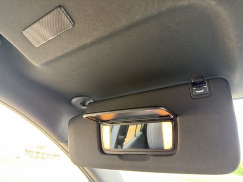 Used 2025 Chevrolet Traverse LT FWD image 35