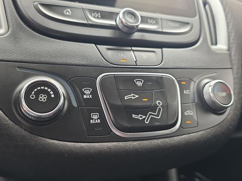 Used 2024 Chevrolet Malibu RS FWD image 31