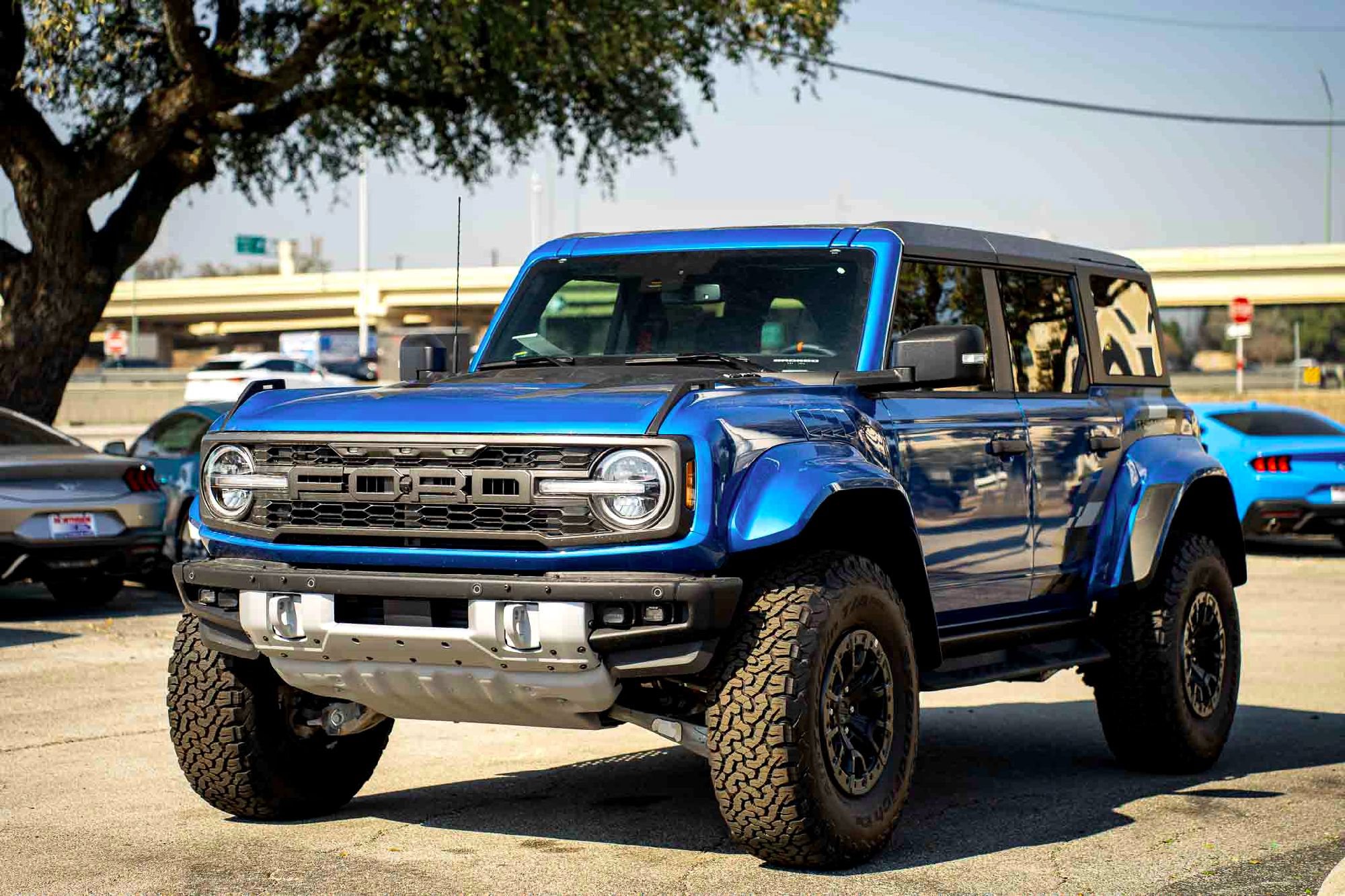 New 2025 Ford Bronco Raptor w/ Interior Carbon Fiber Pack AWD/4WD image 8