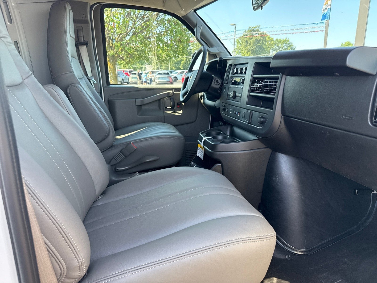 New 2025 Chevrolet Express 2500 Extended w/ Enhanced Convenience Package RWD image 20
