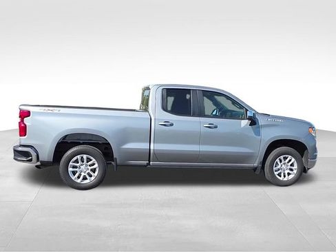 Used 2023 Chevrolet Silverado 1500 LT AWD/4WD image 2