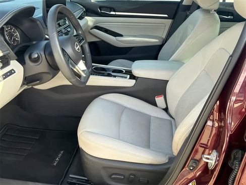 Used 2023 Nissan Altima 2.5 SL image 10