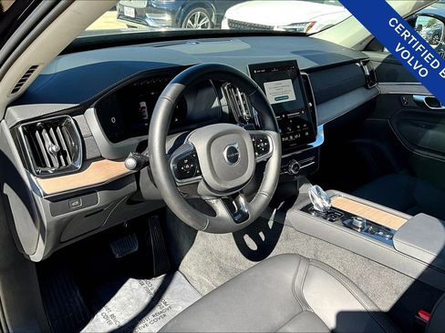 Used 2025 Volvo XC90 B6 Plus image 17