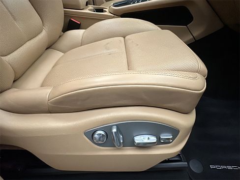 Used 2017 Porsche Macan image 18