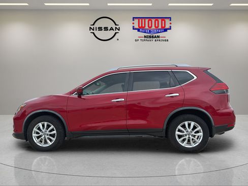 Used 2017 Nissan Rogue SV w/ SV Premium Package AWD/4WD image 5