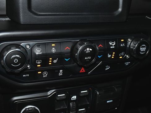 Used 2019 Jeep Wrangler Unlimited Sport S AWD/4WD image 21