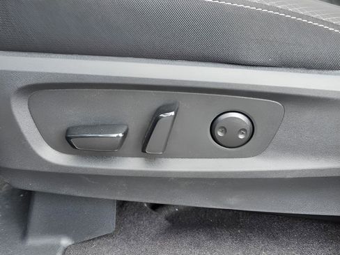 New 2026 Nissan Pathfinder SV w/ SV Premium Package FWD image 15