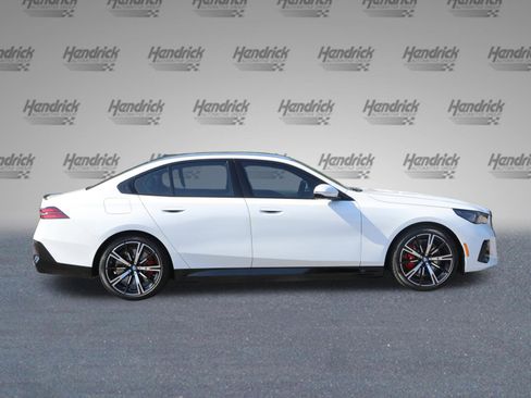 Used 2026 BMW 550e xDrive AWD/4WD image 9