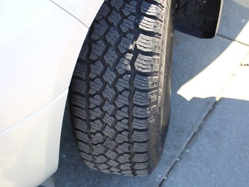 Used 2017 Nissan Frontier SV image 11