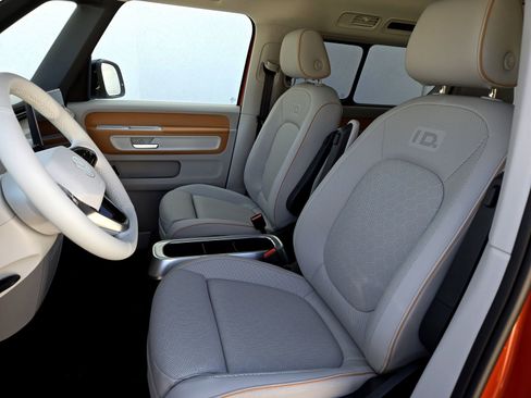 New 2025 Volkswagen ID. Buzz 1st Edition image 17