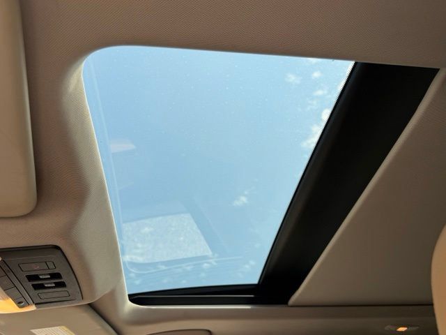 Used 2021 Nissan Rogue Platinum FWD image 19