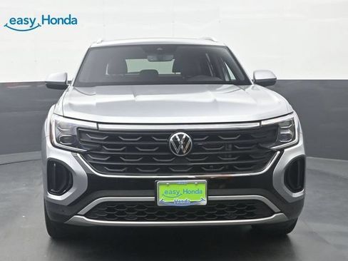 Used 2026 Volkswagen Atlas Cross Sport SE AWD/4WD image 2