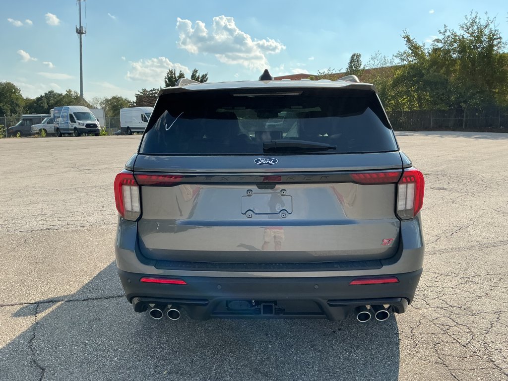 New 2027 Ford Explorer ST AWD/4WD image 6