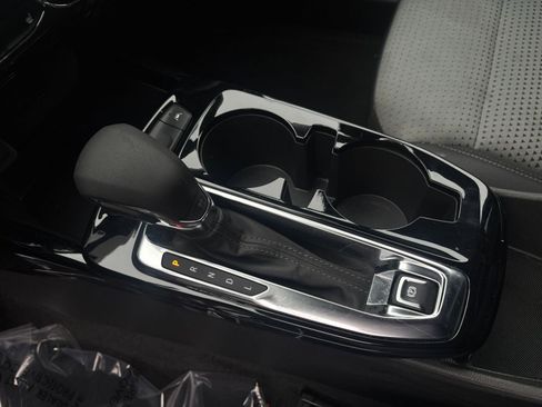 Used 2025 Chevrolet Trax LT w/ LT Convenience Package image 41