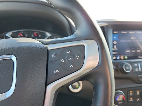 Certified 2023 GMC Terrain SLT image 22