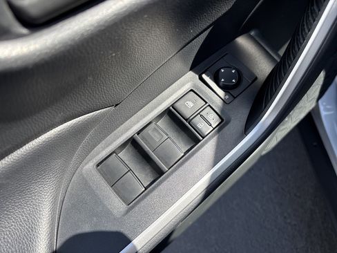 Used 2019 Toyota RAV4 LE w/ Carpet Mat Package FWD image 15