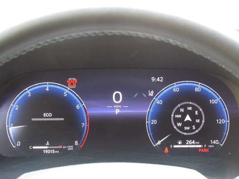 Used 2024 Toyota Highlander Limited AWD/4WD image 24