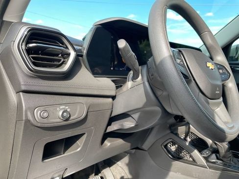 Used 2025 Chevrolet TrailBlazer LT AWD/4WD image 58