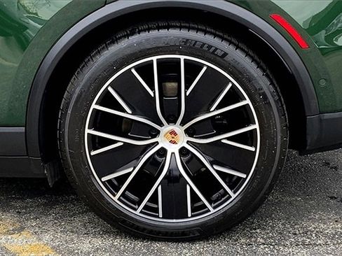 Used 2025 Porsche Macan Electric image 17