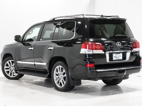 Used 2015 Lexus LX 570 4WD w/ Luxury Package image 33