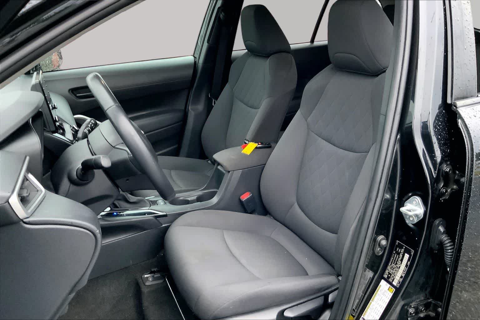 Used 2022 Toyota Corolla Cross LE FWD image 8