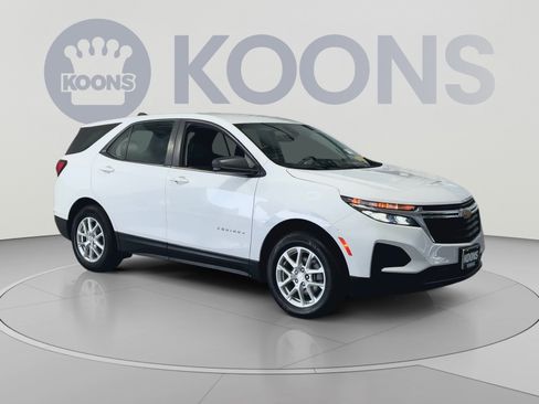 Used 2024 Chevrolet Equinox LS FWD image 2