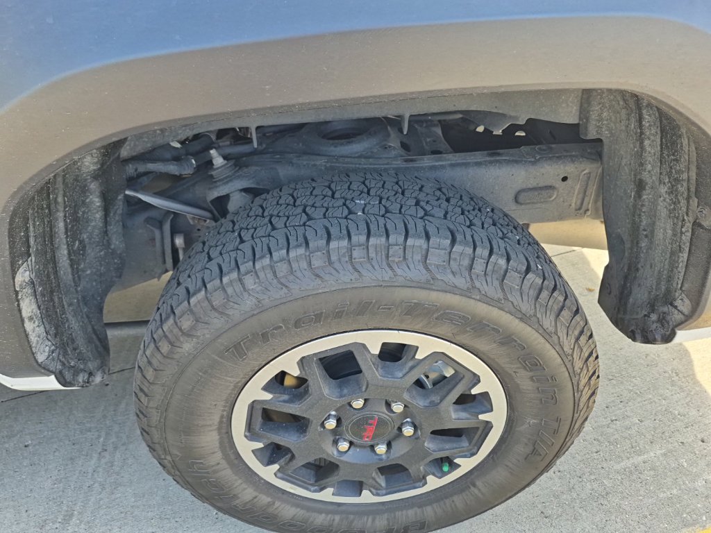 Used 2025 Toyota Tacoma TRD Off-Road AWD/4WD image 8