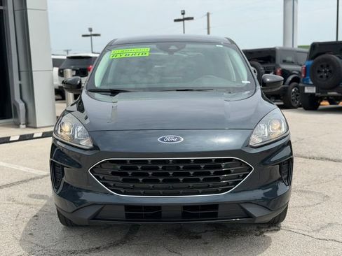 Used 2022 Ford Escape SE w/ SE Sport Appearance Package AWD/4WD image 2