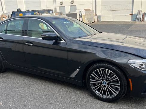Used 2018 BMW 530e RWD image 22