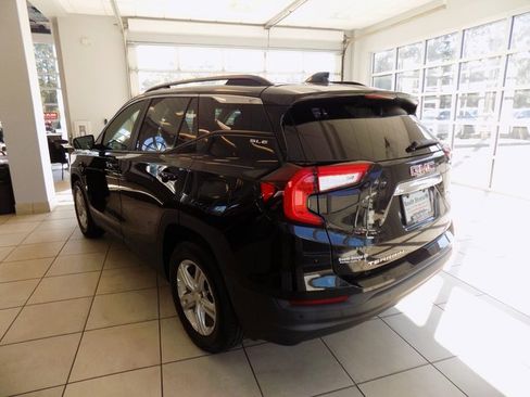 Used 2023 GMC Terrain SLE w/ Driver Convenience Package image 5