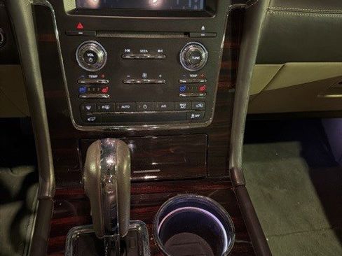 Used 2016 Lincoln Navigator Reserve image 17