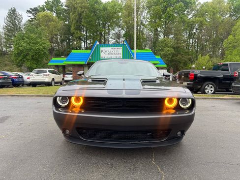 Used 2016 Dodge Challenger SXT Plus RWD image 2