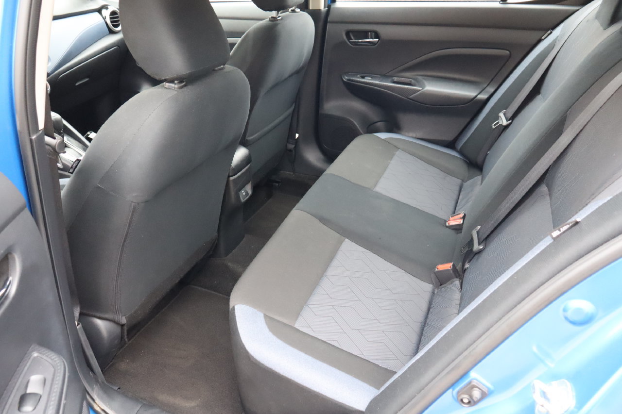 Used 2024 Nissan Versa SV FWD image 5