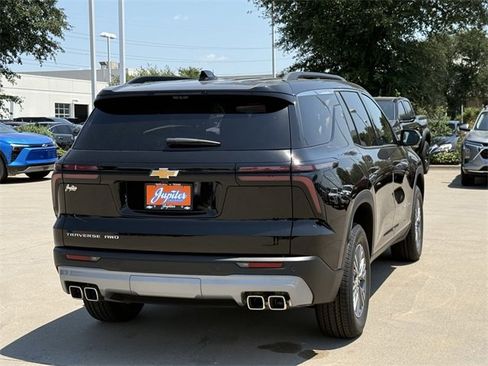 New 2026 Chevrolet Traverse LT w/ Driver Confidence Package image 4