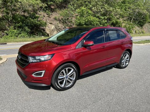 Used 2017 Ford Edge Sport w/ Equipment Group 401A AWD/4WD image 2
