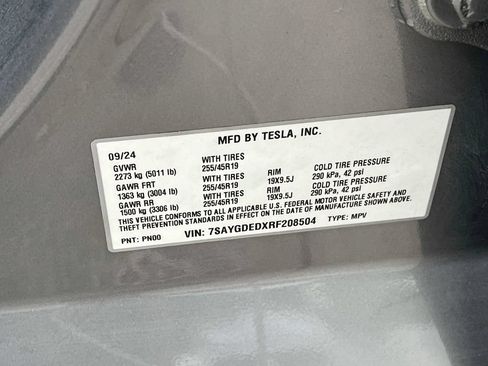 Used 2024 Tesla Model Y Long Range RWD image 30