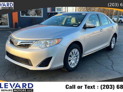 Used 2012 Toyota Camry L image 1