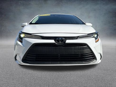 Used 2024 Toyota Corolla LE FWD image 2