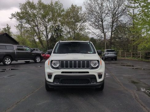 Used 2022 Jeep Renegade Sport w/ Sport Appearance Group AWD/4WD image 2