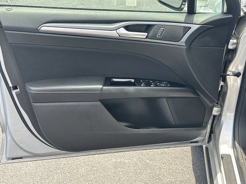 Used 2015 Ford Fusion SE FWD image 10