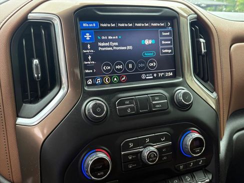 Used 2023 Chevrolet Silverado 2500 High Country w/ Z71 Off-Road Package image 11