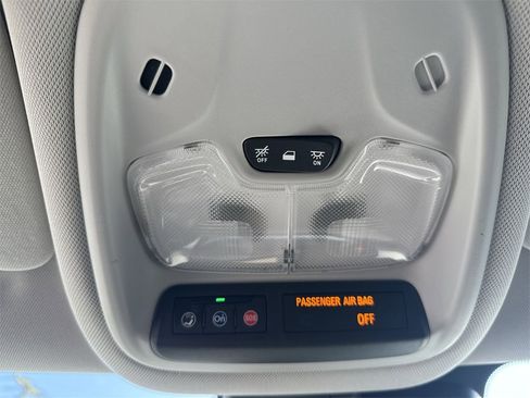 Used 2021 Chevrolet TrailBlazer LT image 30