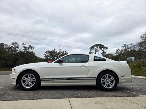 Used 2013 Ford Mustang Coupe image 10