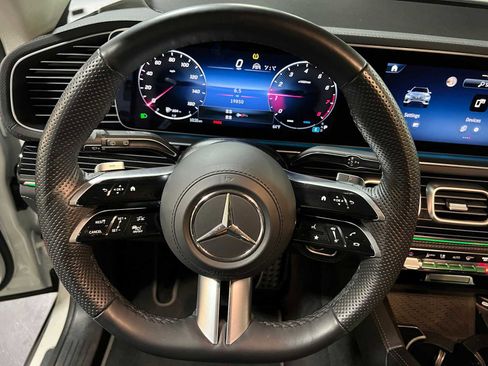 Used 2024 Mercedes-Benz GLS 580 4MATIC image 26