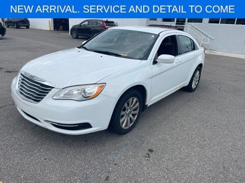 Used 2013 Chrysler 200 Touring FWD image 13