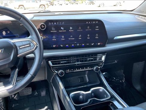 Used 2024 Chevrolet Traverse LT FWD image 6