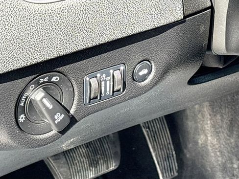 Used 2023 Dodge Charger SXT w/ Blacktop Package image 10